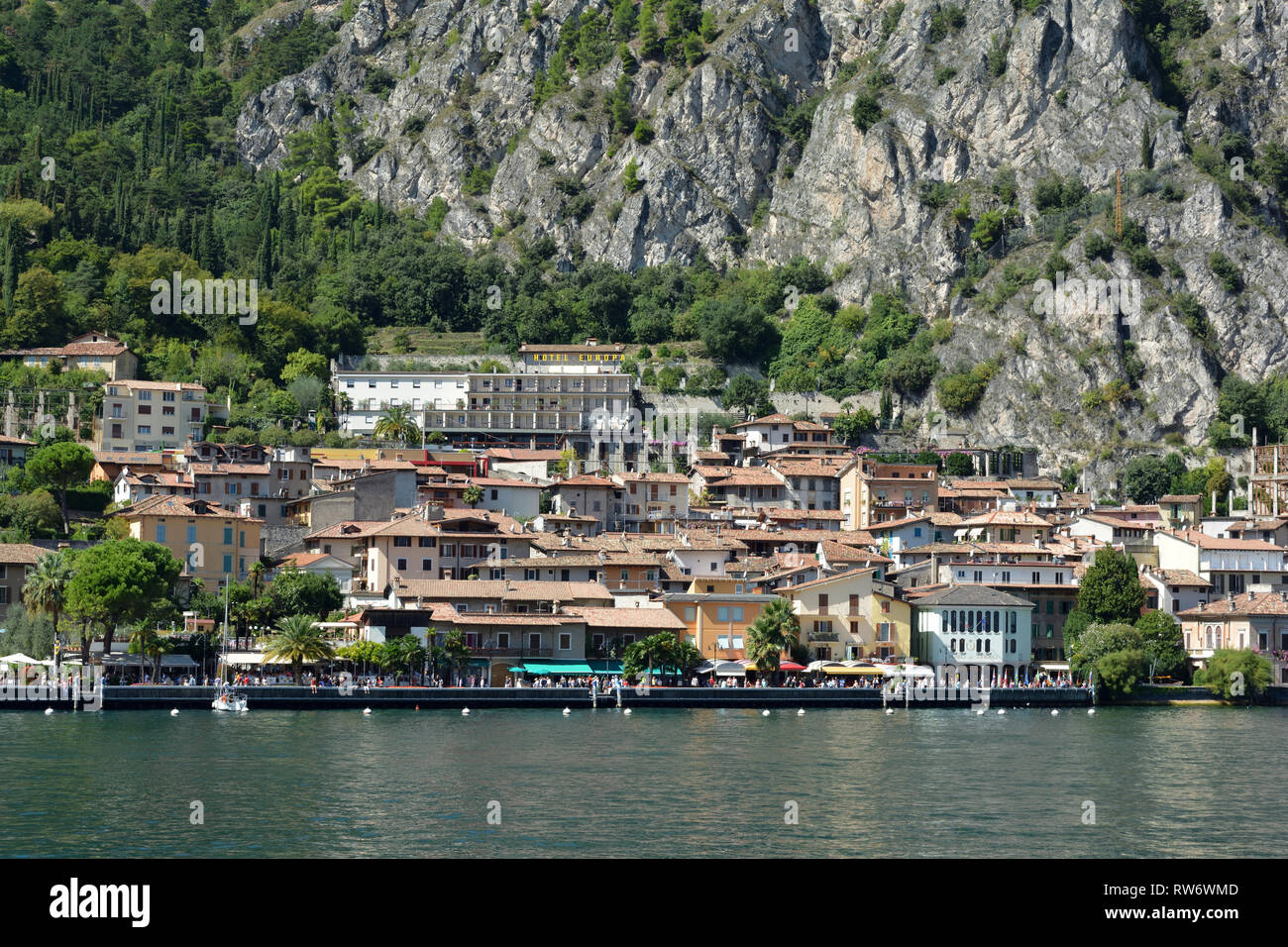 Blick auf Limone sul Garda am Gardasee - Italien. Stockfoto