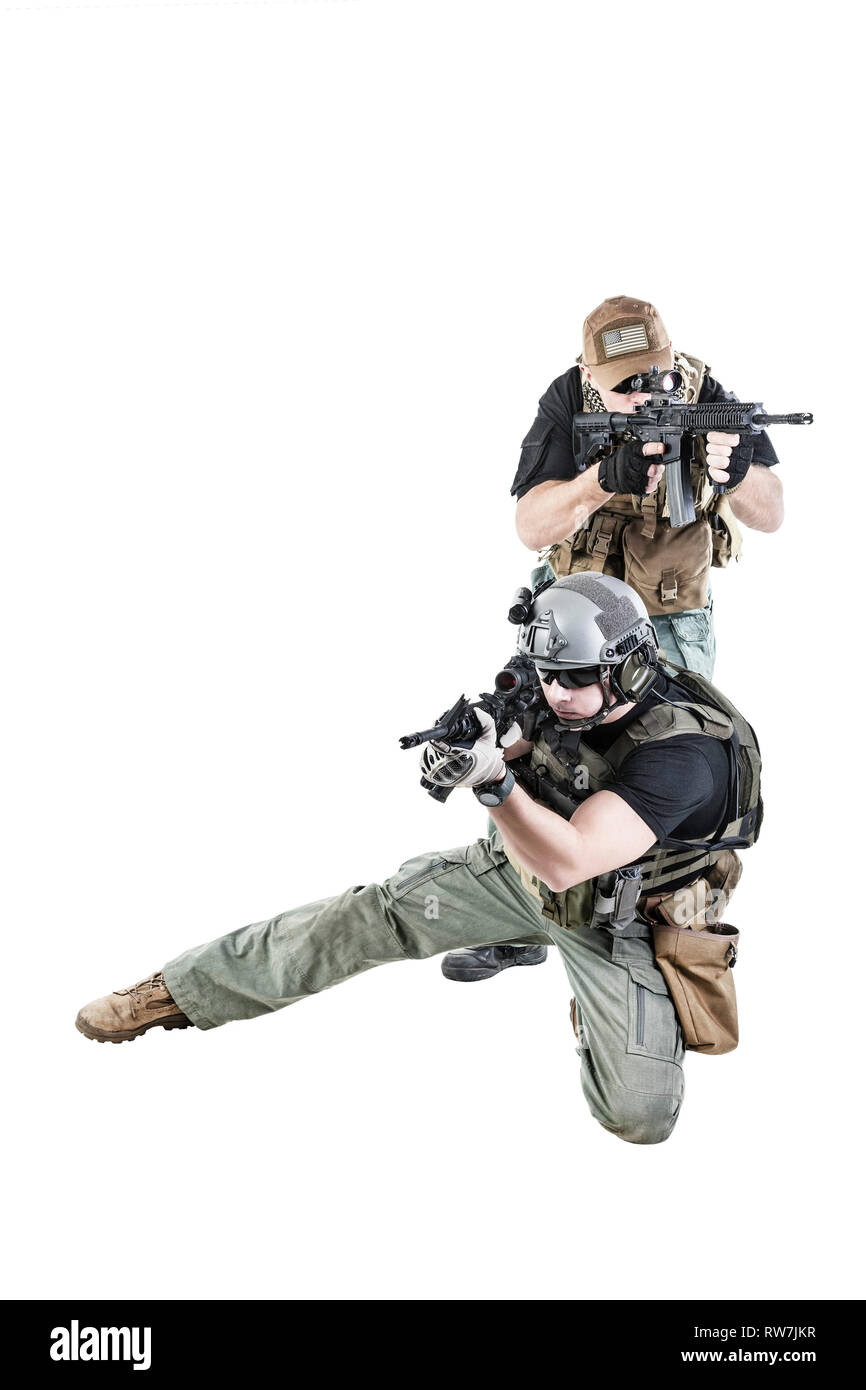 Private Military contractors PMC in Aktion auf weißem Hintergrund. Stockfoto