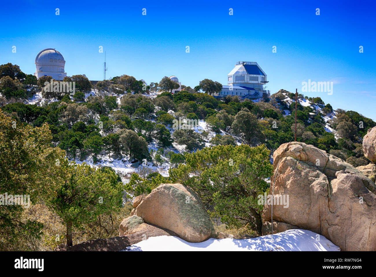 Teleskop Kuppeln am Kitt Peak National Observatory in Arizona Stockfoto