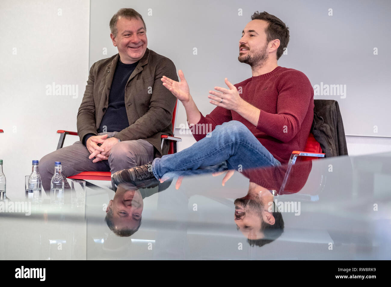 Martin Compton und Jed Mercurio bei der GCU-Masterclass Stockfoto