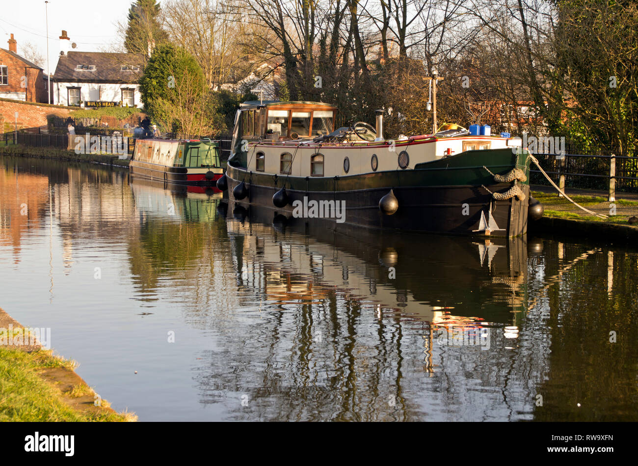 Günstig Hausboote auf der Bridgewater Canal in Lymm Cheshire Stockfoto