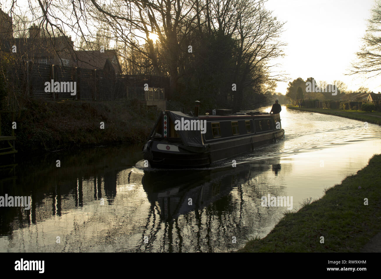 Schmale Boot auf der Bridgewater Canal, in der Nähe von Lymm Cheshire Stockfoto