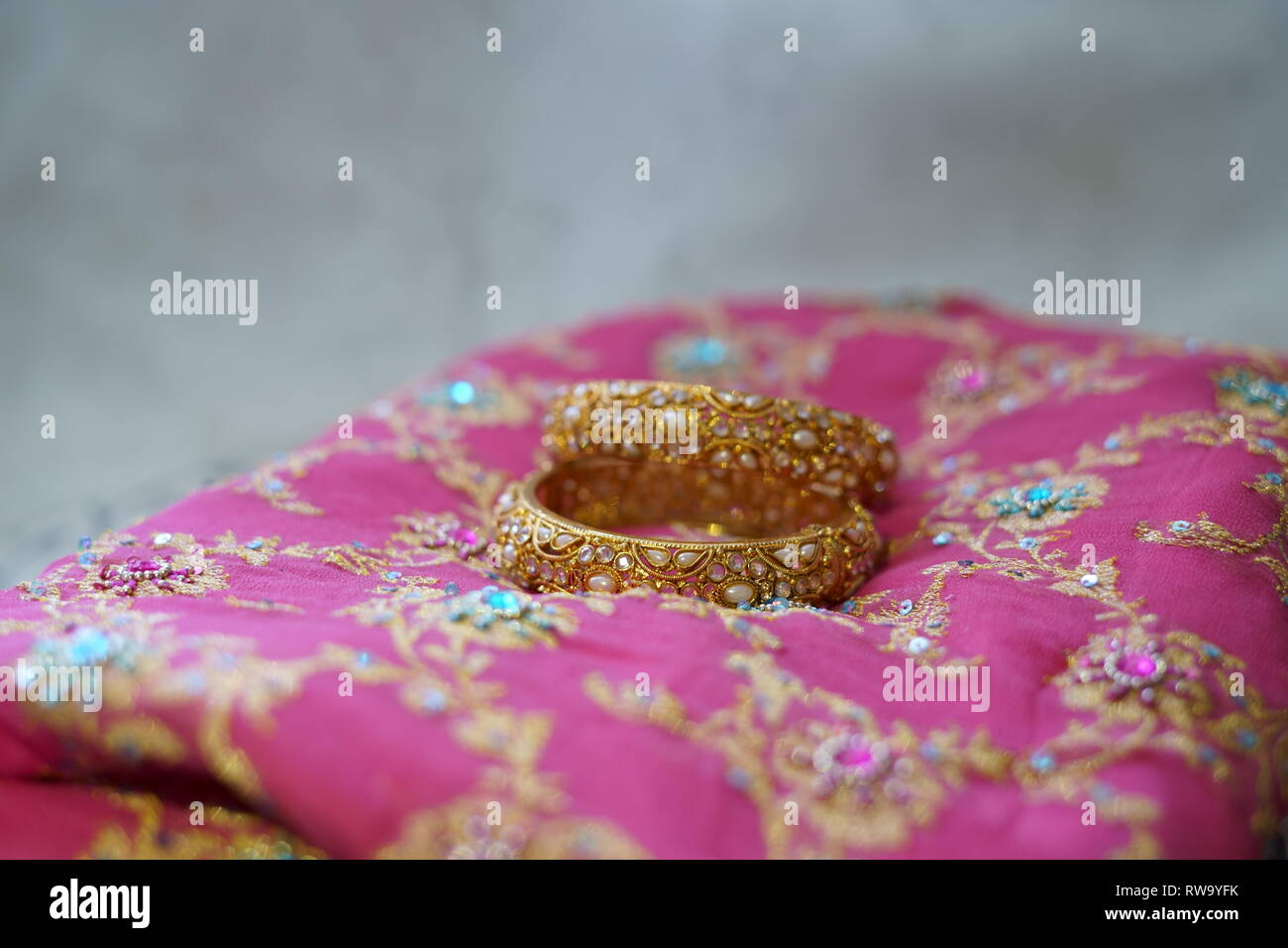 Rosa Hochzeit Saree Stockfoto