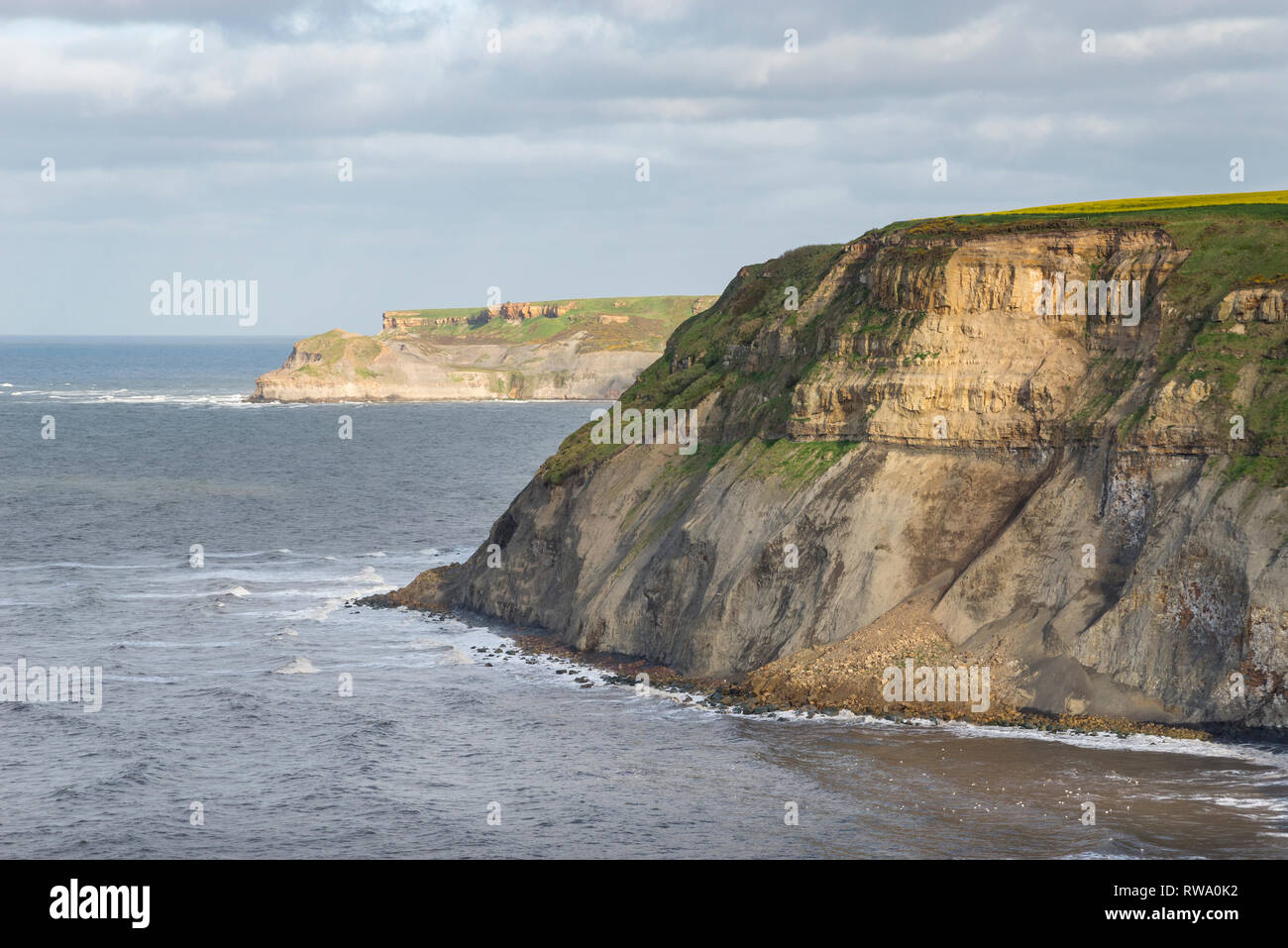 Küste bei Port Mulgrave auf dem Cleveland Way, North Yorkshire, England. Stockfoto