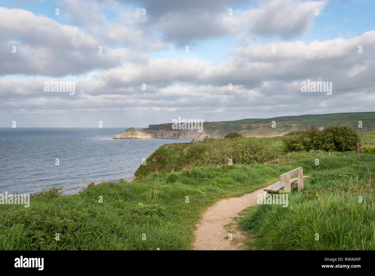 Küste bei Port Mulgrave auf dem Cleveland Way, North Yorkshire, England. Stockfoto