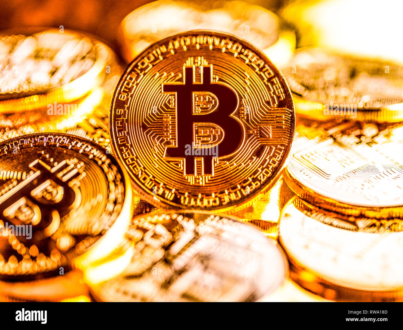 Golden Bitcoin. Business Hintergrund Konzept Stockfoto