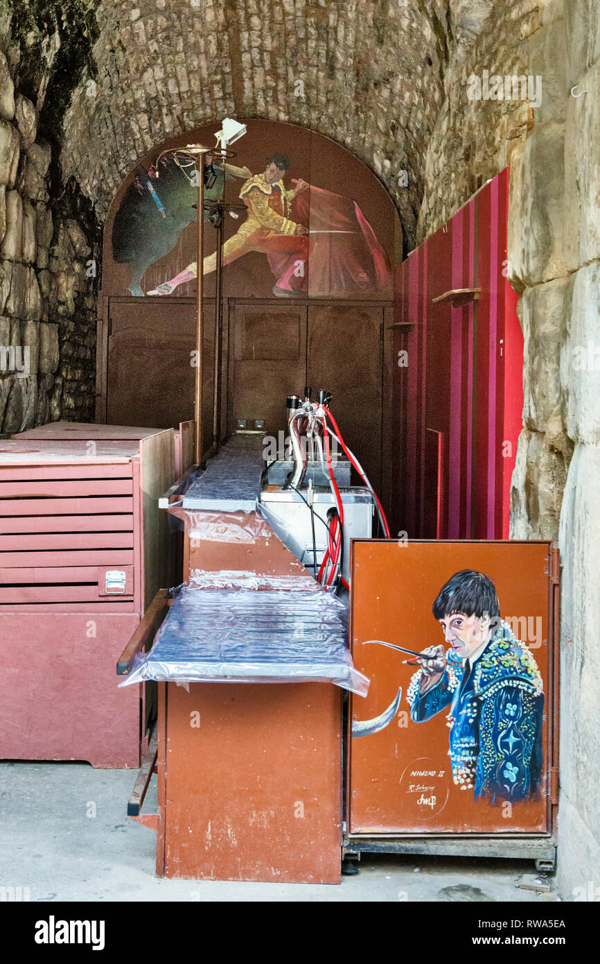 Liebhaber bar in der Arena von Nimes, Frankreich Stockfoto