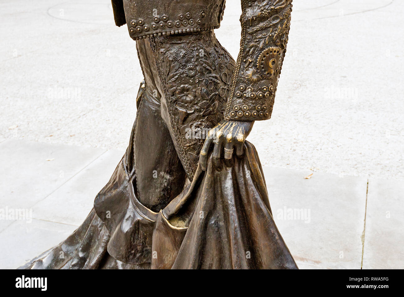Bronze Skulptur von Nimeño II, Denkmal für stierkämpfer Christian Montcouquiol vor der Arena in Nimes, Frankreich Stockfoto