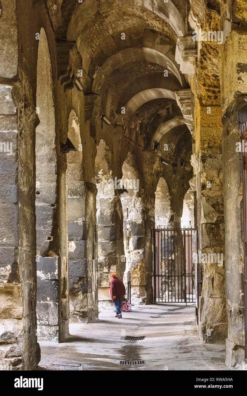 Details der Alten Römischen Amphitheater in Nimes, Frankreich Stockfoto
