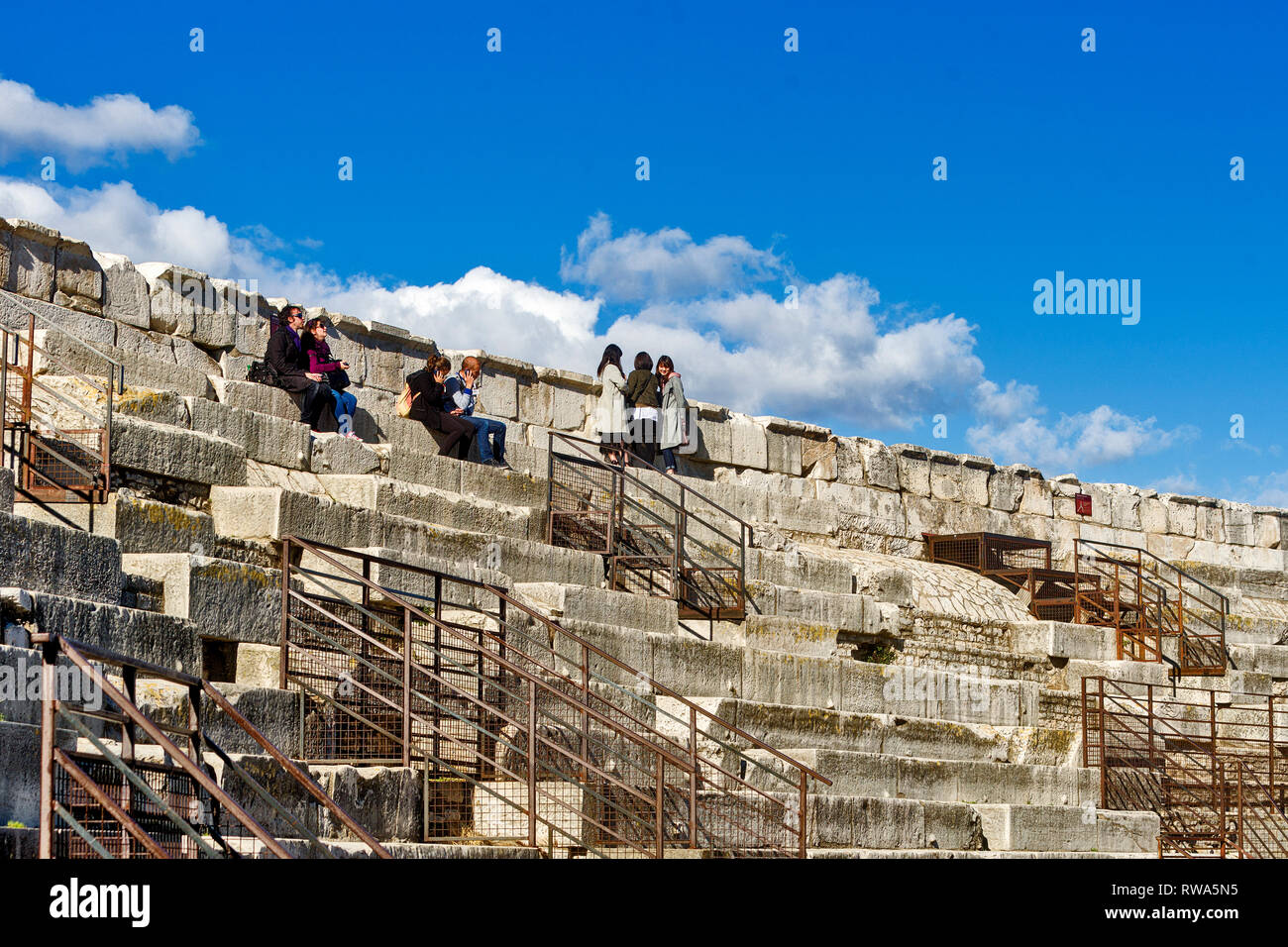 Herrliche große Arena perfekt erhaltene römische Amphitheater in Nimes, Frankreich Stockfoto