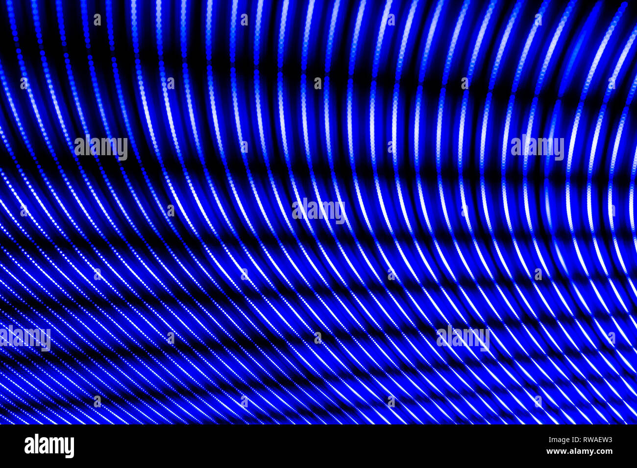 Abstrakte Linien der hellen Farben durch zahlreiche Punkte gemeinsam gebildet. Abstrakte Kunst auf schwarzem Hintergrund. Ressource für Designer. Futuristische Technologie co Stockfoto Abstrakte Linien der hellen Farben durch zahlreiche Punkte gemeinsam gebildet. Abstrakte Kunst auf schwarzem Hintergrund. Ressource für Designer. Futuristische Technologie co Stockfoto