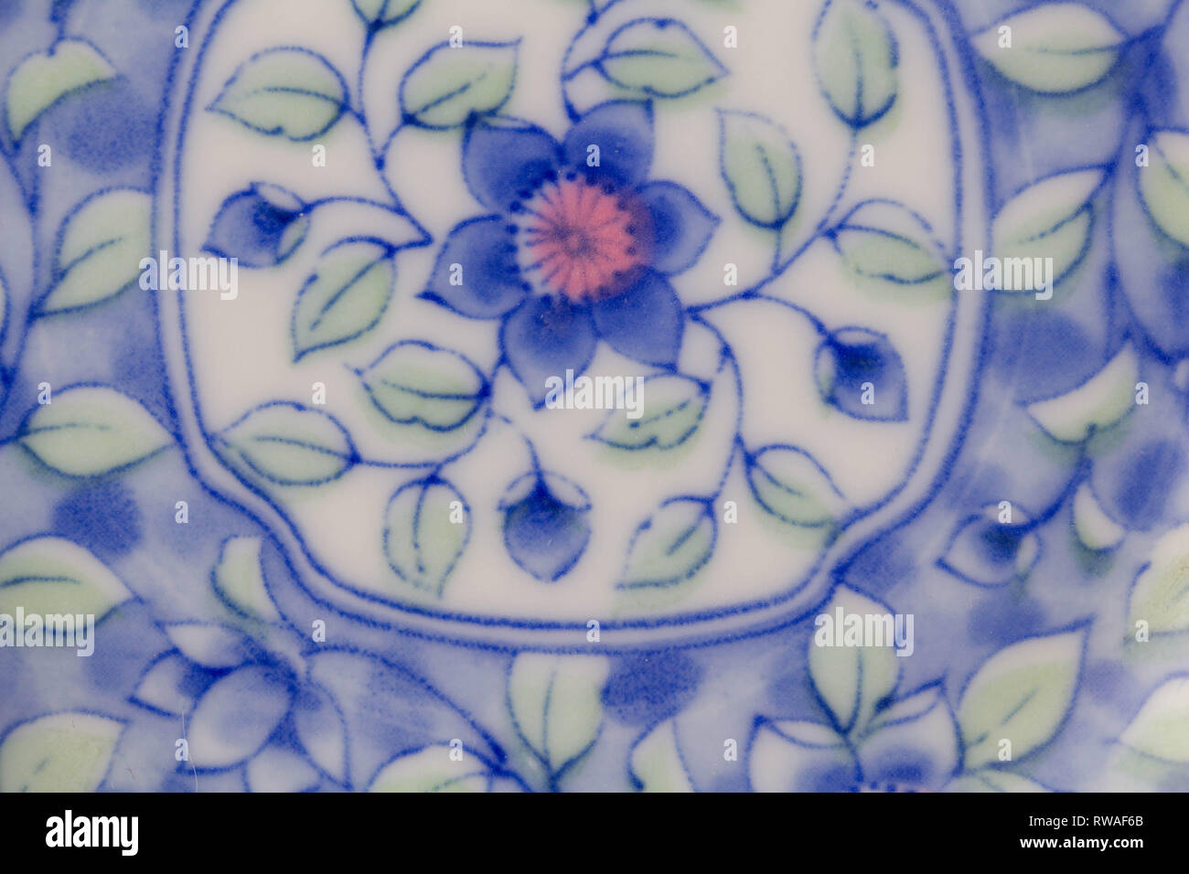 Blaues und weißes japanisches porzellan -Fotos und -Bildmaterial in hoher  Auflösung – Alamy