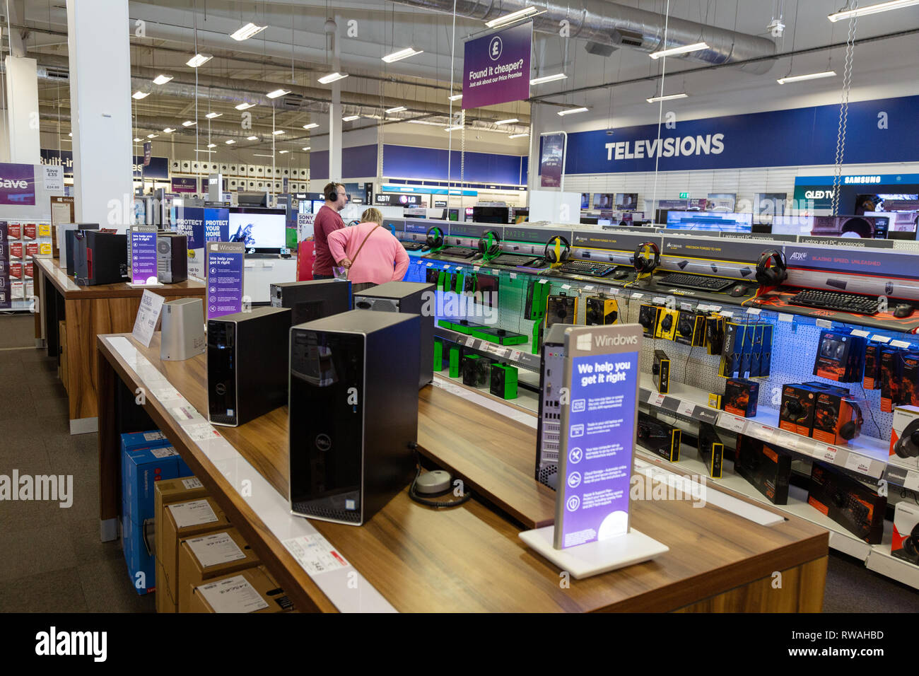 Currys PC World store, Shopping das Innere der store Inn, Currys PC World, Cambridge UK Stockfoto