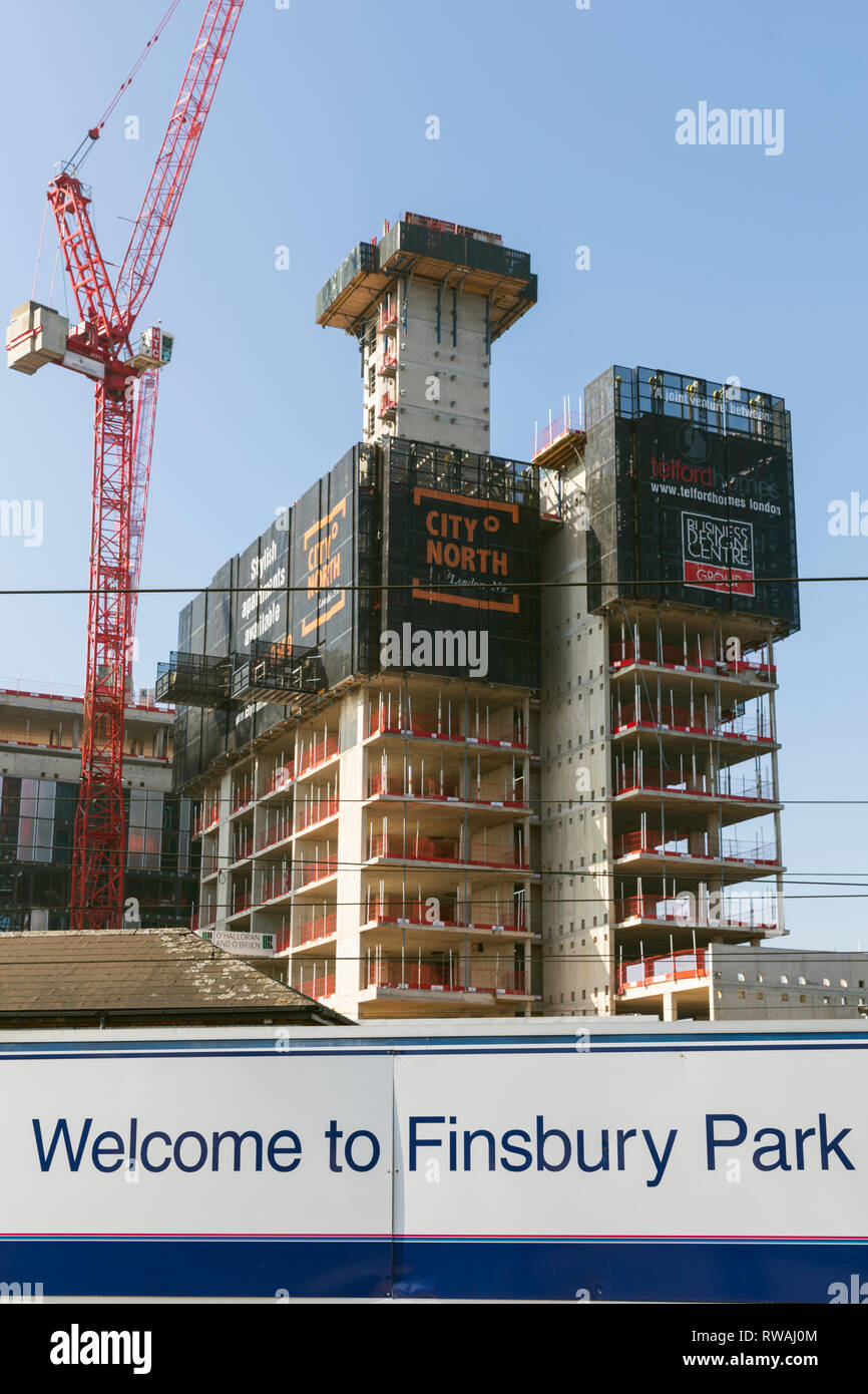 Blick auf die Stadt Norden Entwicklung in Finsbury Park, Islington, London, UK. Stockfoto