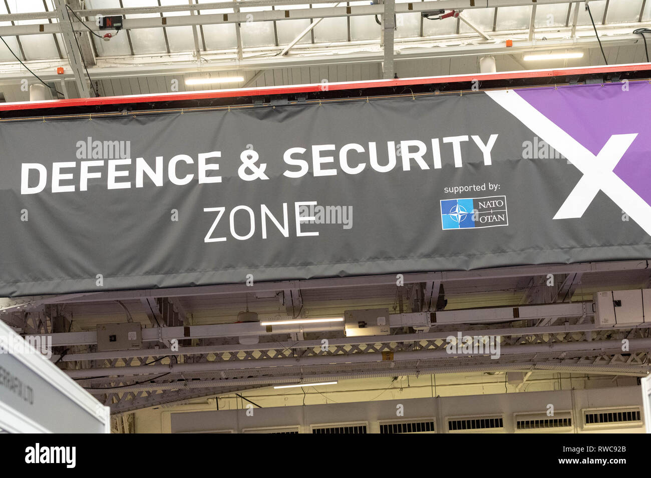 London, 6. März 2019 Sicherheit und Counter Terror Expo 2019 in Olympia London Verteidigung & Sicherheit Zone signage Credit: Ian Davidson/Alamy leben Nachrichten Stockfoto