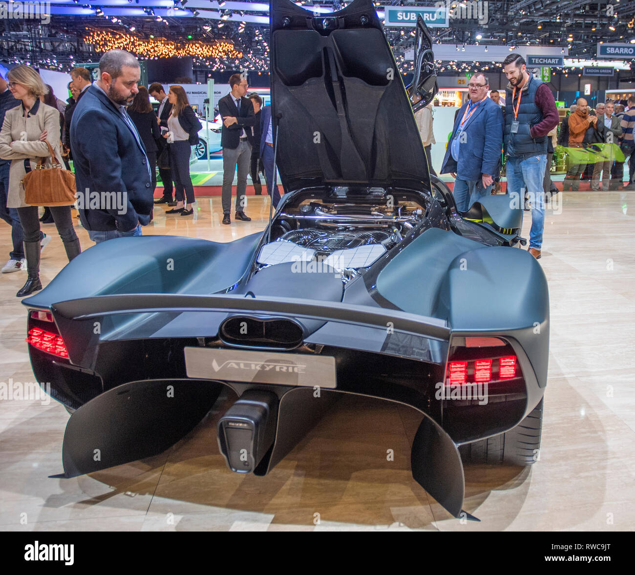 Genf, Schweiz. 6. März, 2019. Der Aston Martin Valkyrie (Ansicht von hinten) an die Presse Tage der 89. internationalen Automobilsalon in Genf präsentiert. Quelle: Eric Dubost/Alamy leben Nachrichten Stockfoto