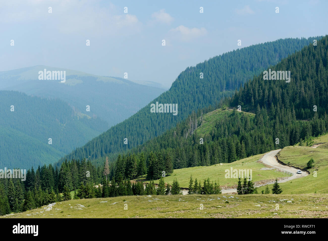 Transalpina Straße (DN 67 C) in Parang Berge im südlichen Karpaten in Rumänien. 18. Juli 2009 © wojciech Strozyk/Alamy Stock Foto Stockfoto