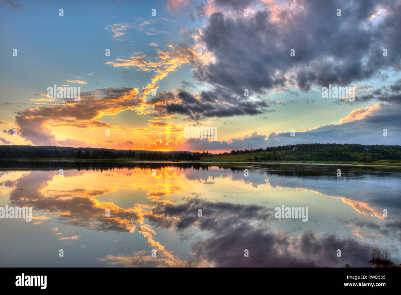 Sonnenuntergang über West River, St. Catherines, Prince Edward Island, Kanada Stockfoto