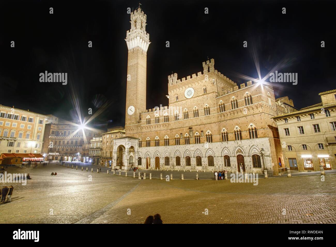 Siena, Italien - 03. März 2019: Piazza del Campo in der toskanischen Stadt, in der Nähe von Florenz in Italien. Der Platz ist berühmt in der ganzen Welt als die berühmten Pali Stockfoto