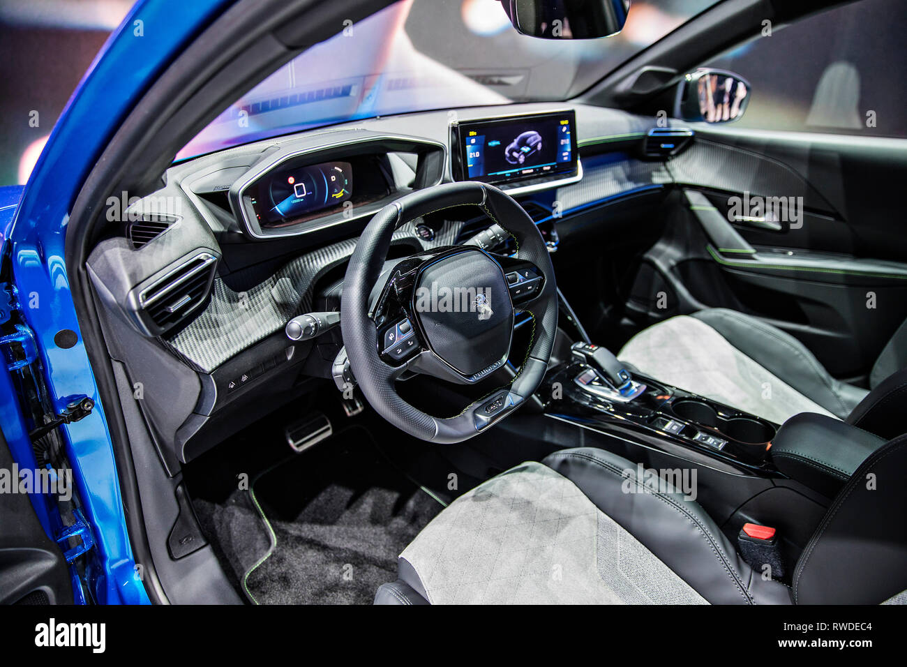 Peugeot E 208 Gt Wurde Wahrend Der 2019 Genfer Autosalon Am