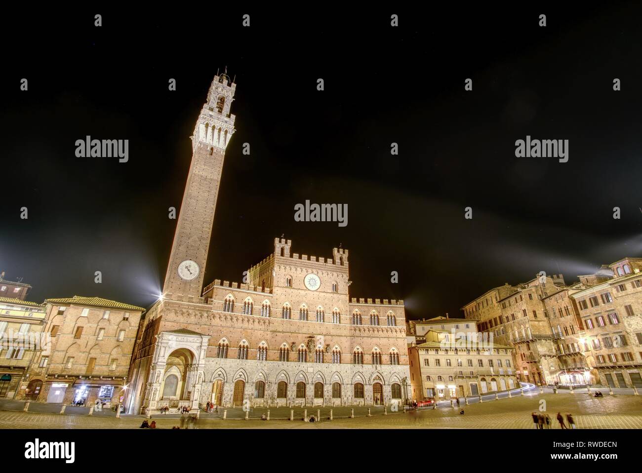 Siena, Italien - 03. März 2019: Piazza del Campo in der toskanischen Stadt, in der Nähe von Florenz in Italien. Der Platz ist berühmt in der ganzen Welt als die berühmten Pali Stockfoto