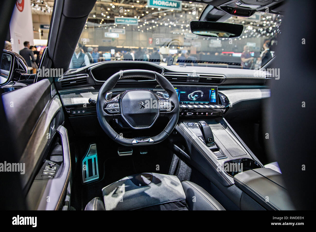 Peugeot 508 Sw Hybrid Wurde Wahrend Der 2019 Genfer Autosalon Am