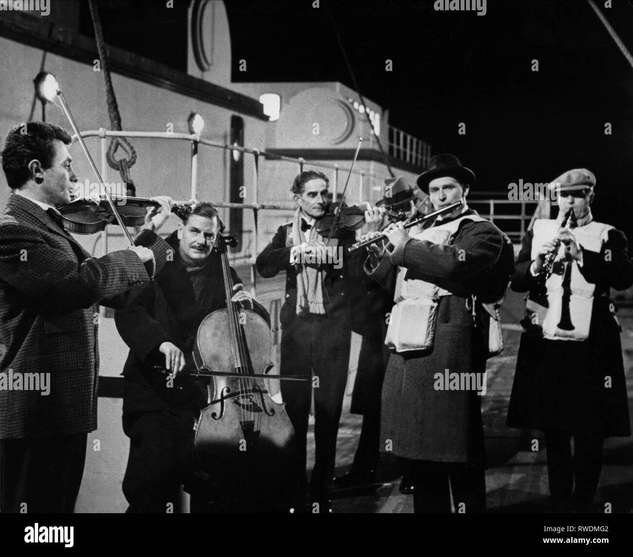 Musiker spielen auf TITANIC DECK, EINE NACHT ZU ERINNERN, 1958 Stockfoto