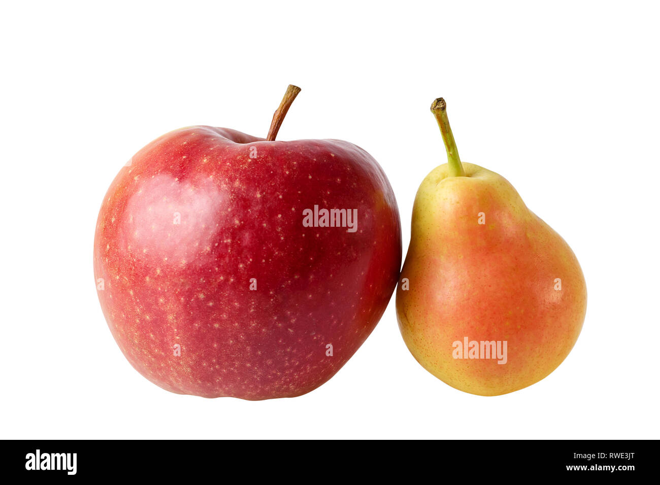 Red Apple Gelbe Birne Früchte auf weißem Beschneidungspfad enthalten Stockfoto