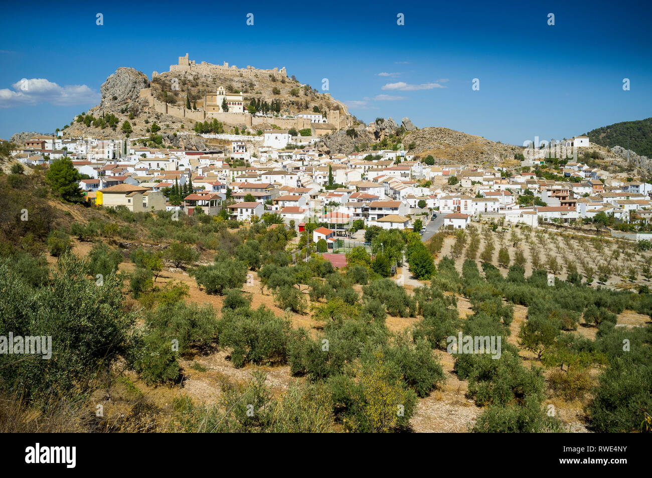 Blick auf das Dorf Moclin bei Granada, Andalusien, Spanien Stockfoto