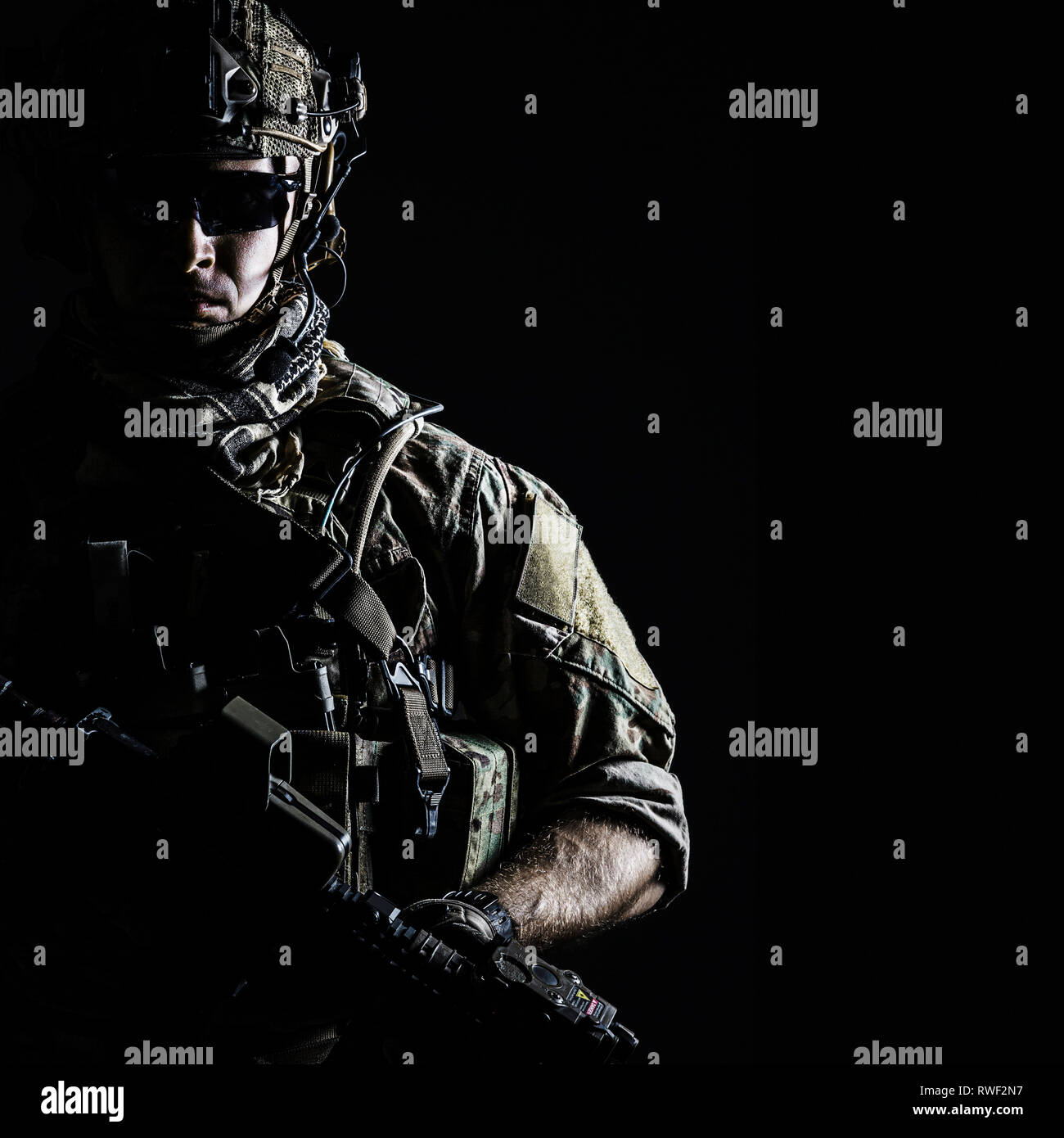 Elite Mitglied der U.S. Army Rangers im Kampf Helm und Sonnenbrille. Stockfoto