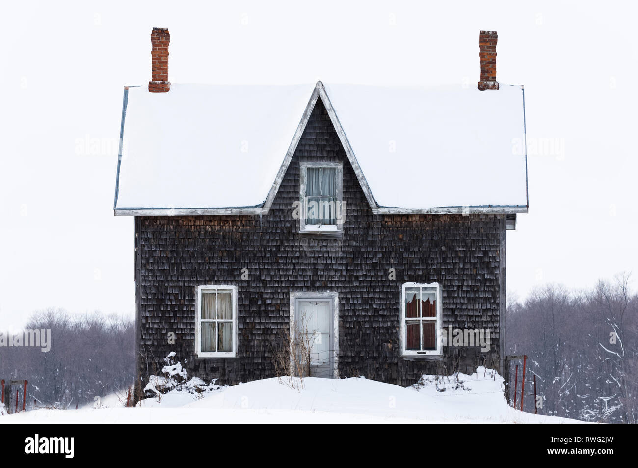 Verlassenen Bauernhof im Winter, nr Barrow Bay, Ontario, Kanada Stockfoto