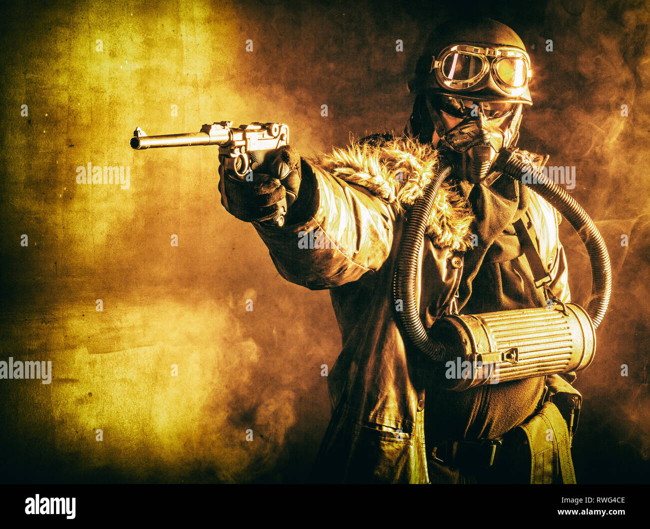 Gasmaske wehrmacht Fotos und Bildmaterial in hoher Auflösung Alamy