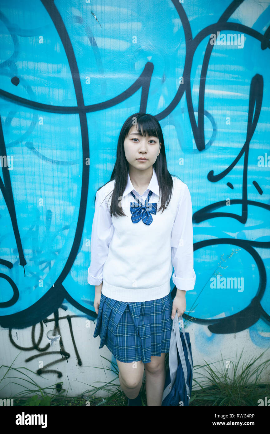Japanische Schüler in Uniform Downtown Tokyo Stockfoto