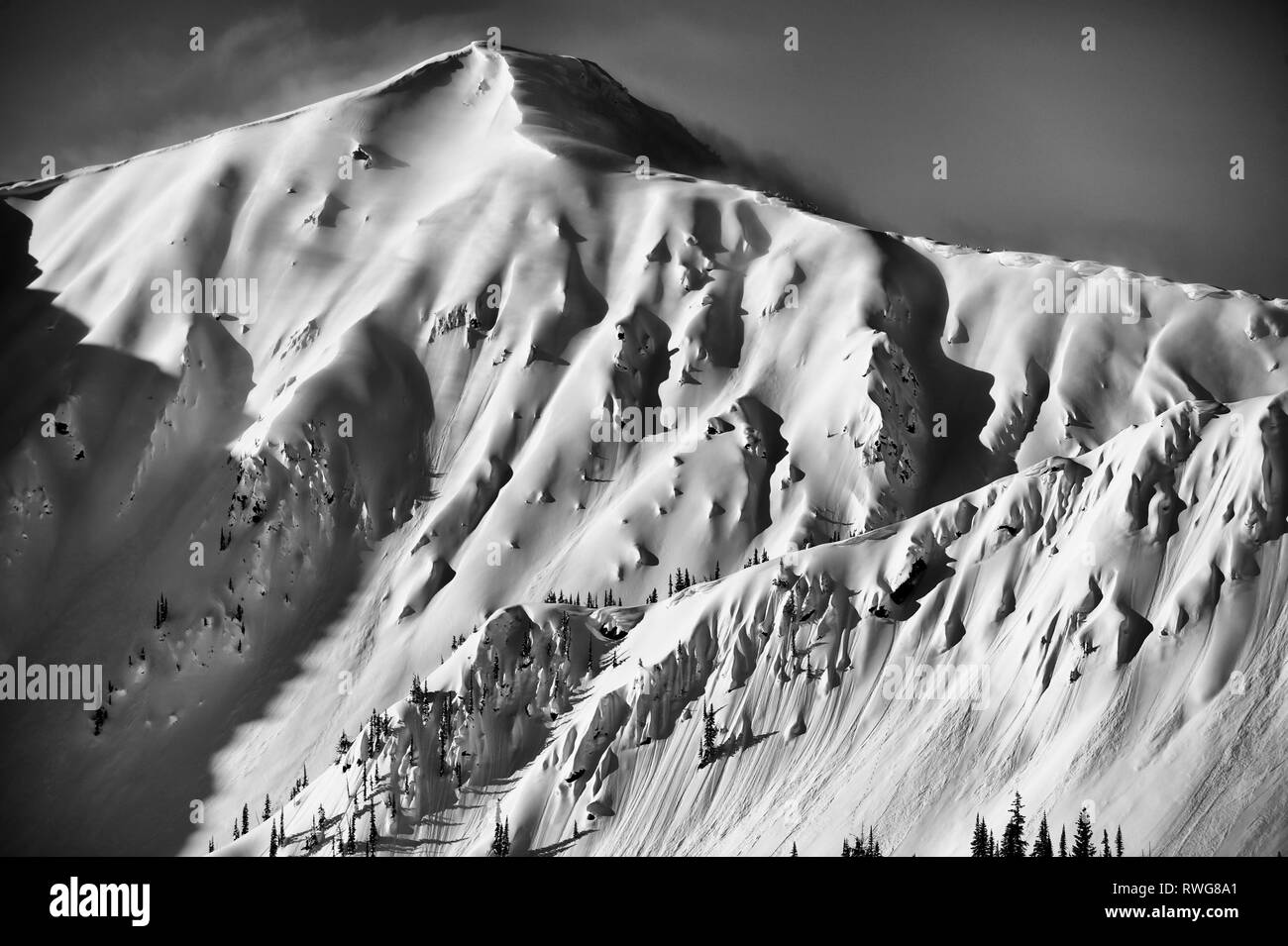 Texas Gipfel mit Schnee trieb, in Schwarz und Weiß, bei Retallack, BC, Kanada, Stockfoto