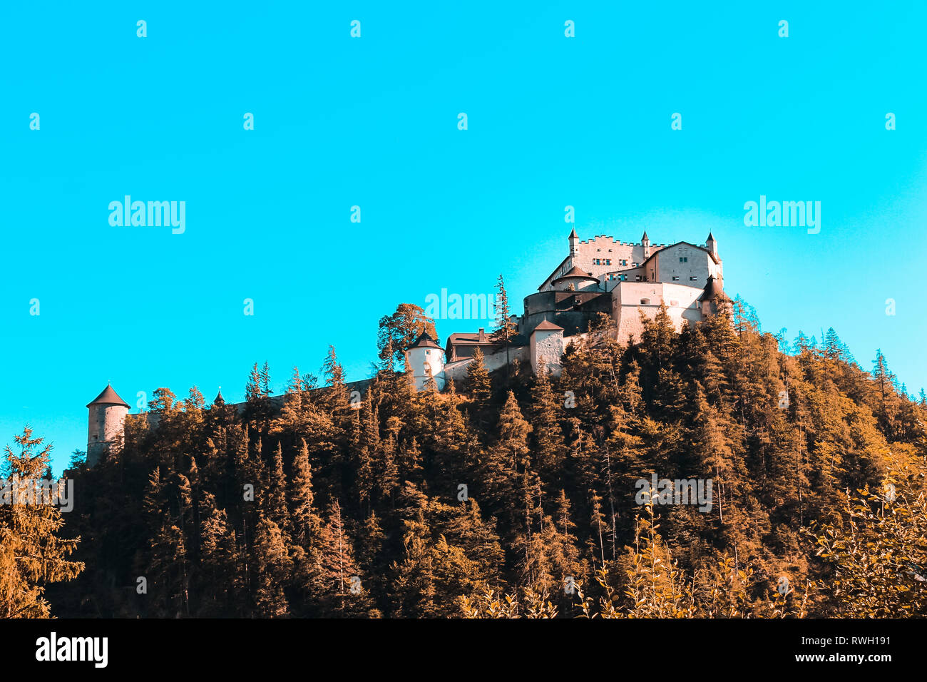 Schloss Hofenwerfen in Salzburg im Herbst Stockfoto
