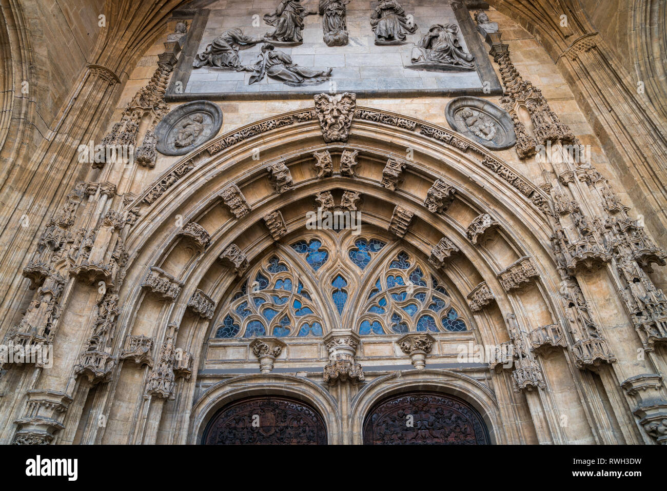 Portal der Kathedrale von San Salvador de Oviedo, Asturien, Spanien Stockfoto