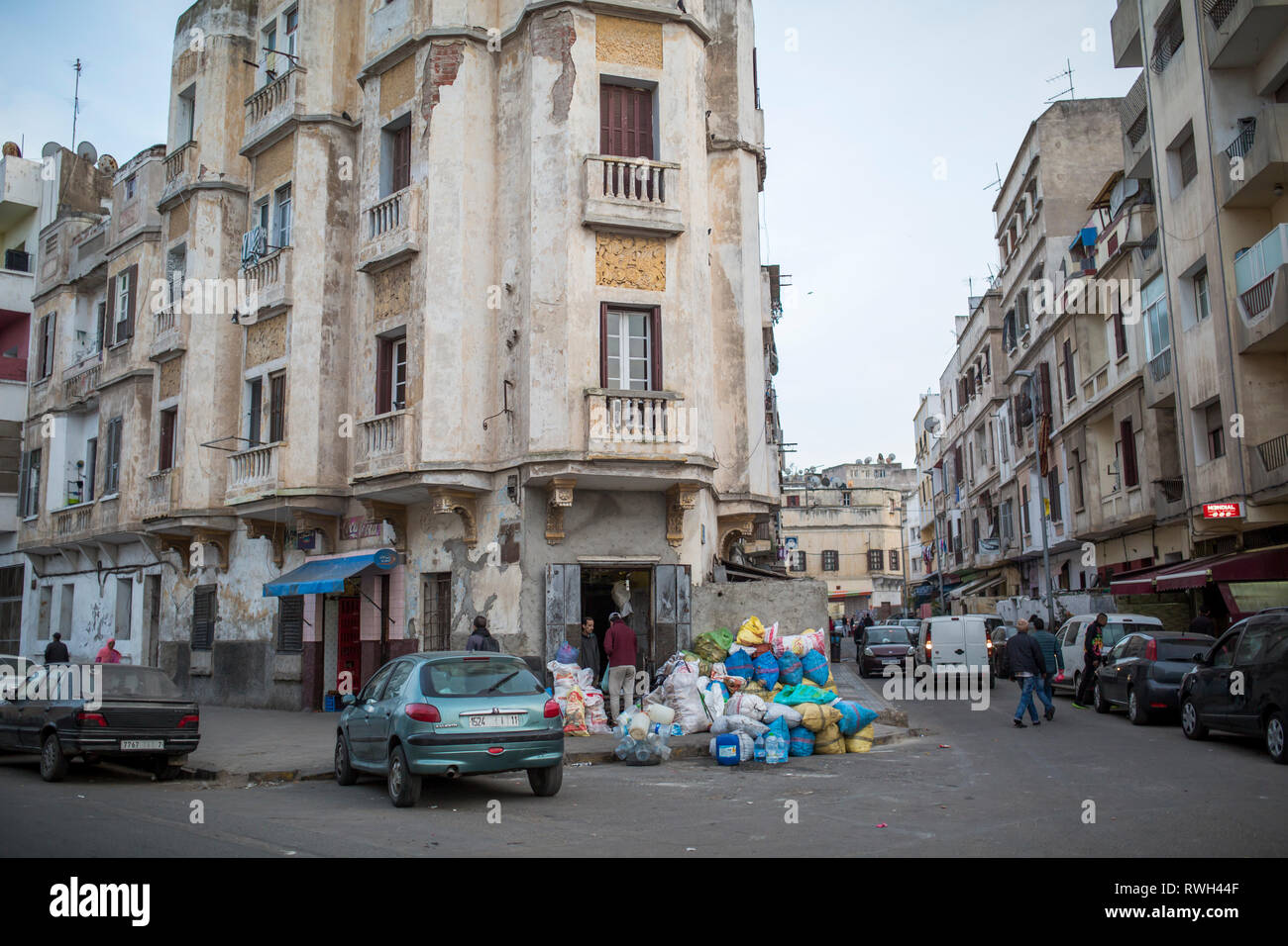CASABLANCA, MAROKKO - 5. März, 2019: Die Menschen auf den Straßen von Casablanca, Marokko. Stockfoto