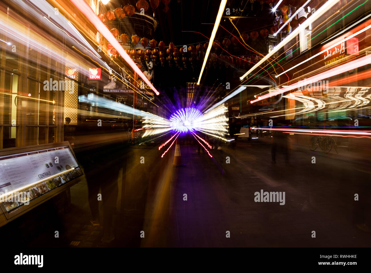 Zoom burst Schuß am Piccadilly Circus, London Stockfoto