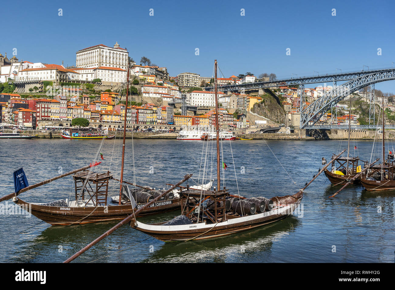 Blick über den Fluss Douro von Gaia zu Riberia in Porto Stockfoto