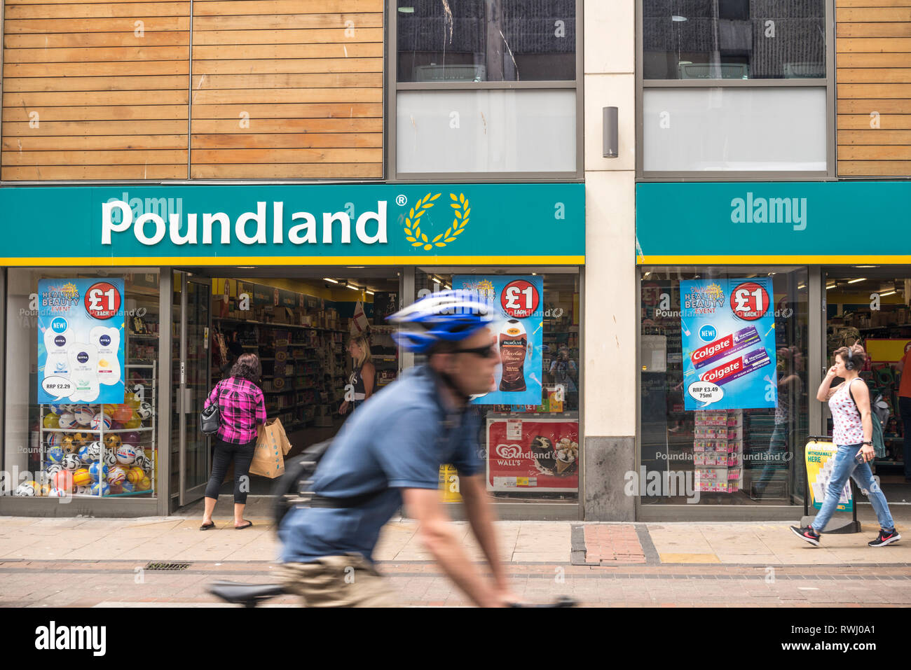 Poundland store, Bristol, Großbritannien Stockfoto