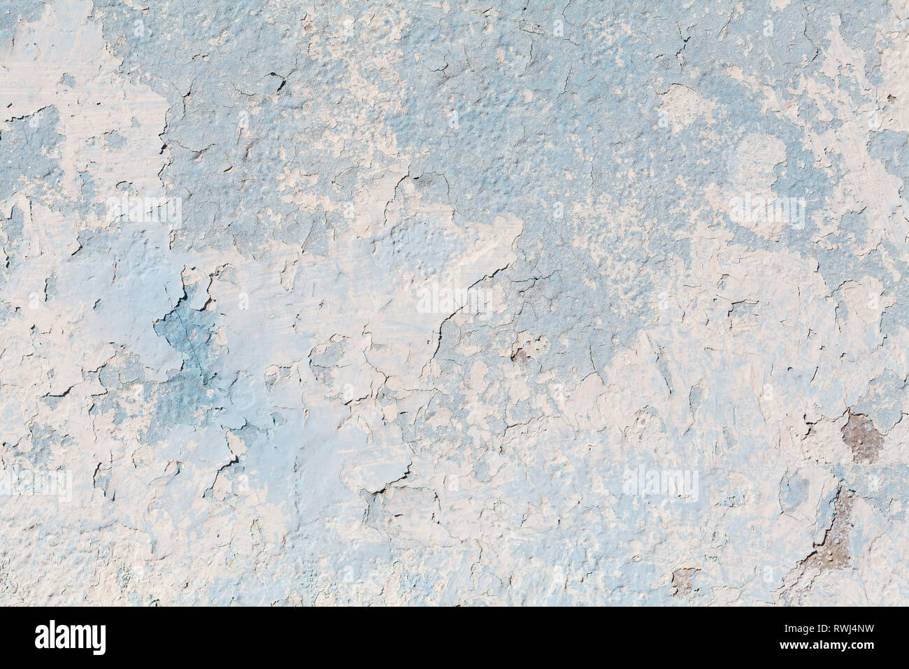 Nahaufnahme des abgeplatzte Farbe auf blauen Wand, Textur bereit Stockfoto
