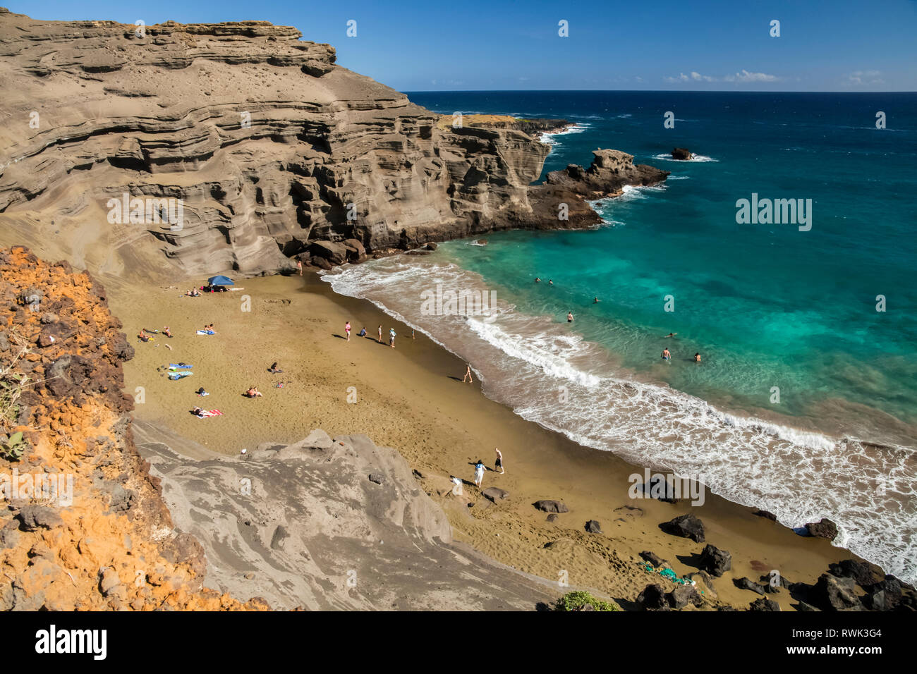 Papakolea Beach, auch als "Green Sand Beach, Bezirk von Kau bekannt; Insel von Hawaii, Hawaii, Vereinigte Staaten von Amerika Stockfoto