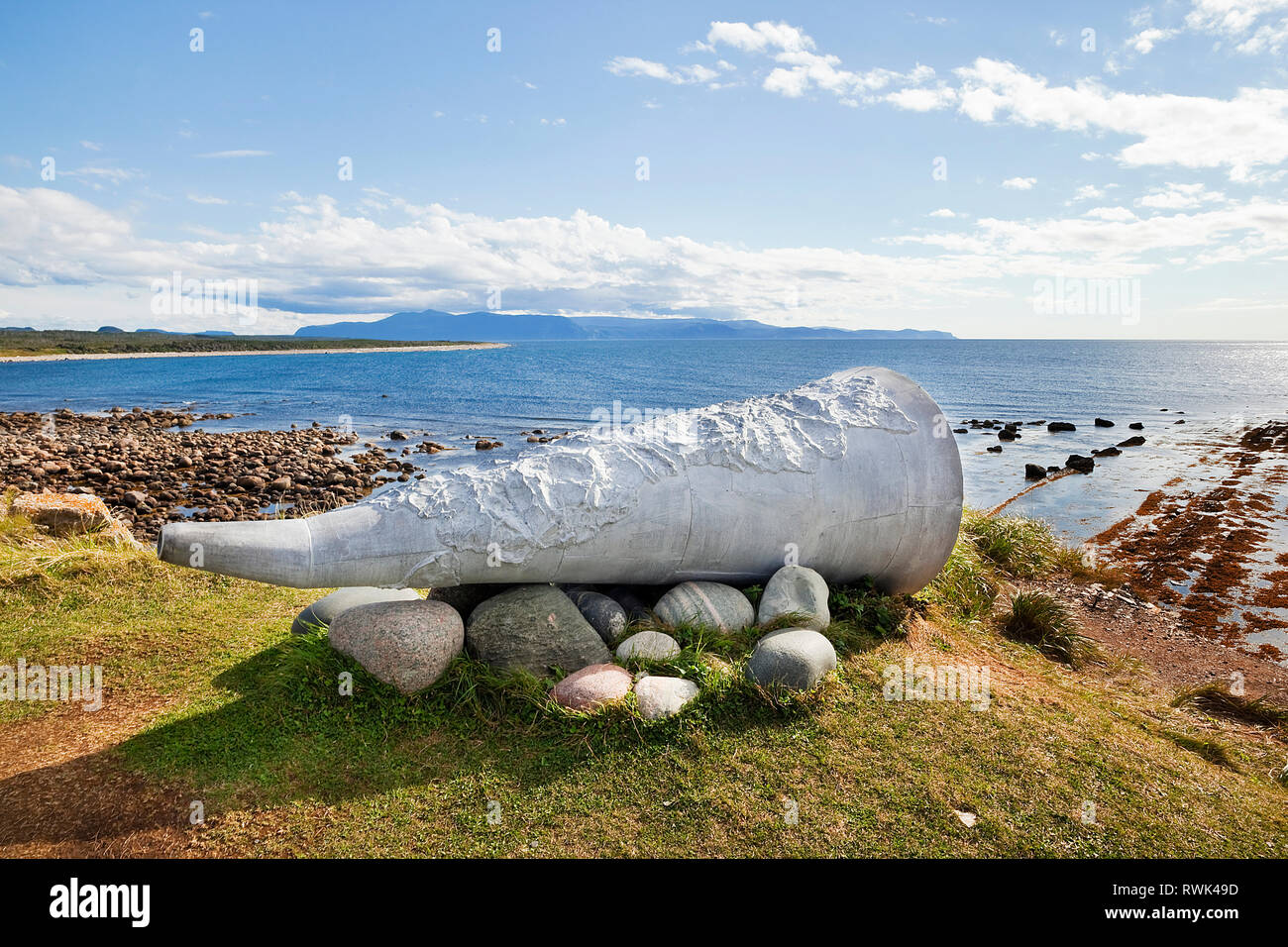 Konisch geformte Wave Sound Skulptur von Rebecca Belmore als Teil der Wahrzeichen 2017 Projekt die Installation von vier Sound Amplifying Installationen in Nationalparks in Kanada. Die Skulptur auf dem Foto ist am Grünen Punkt geologische Ort, Gros Morne National Park, Neufundland, Kanada Stockfoto