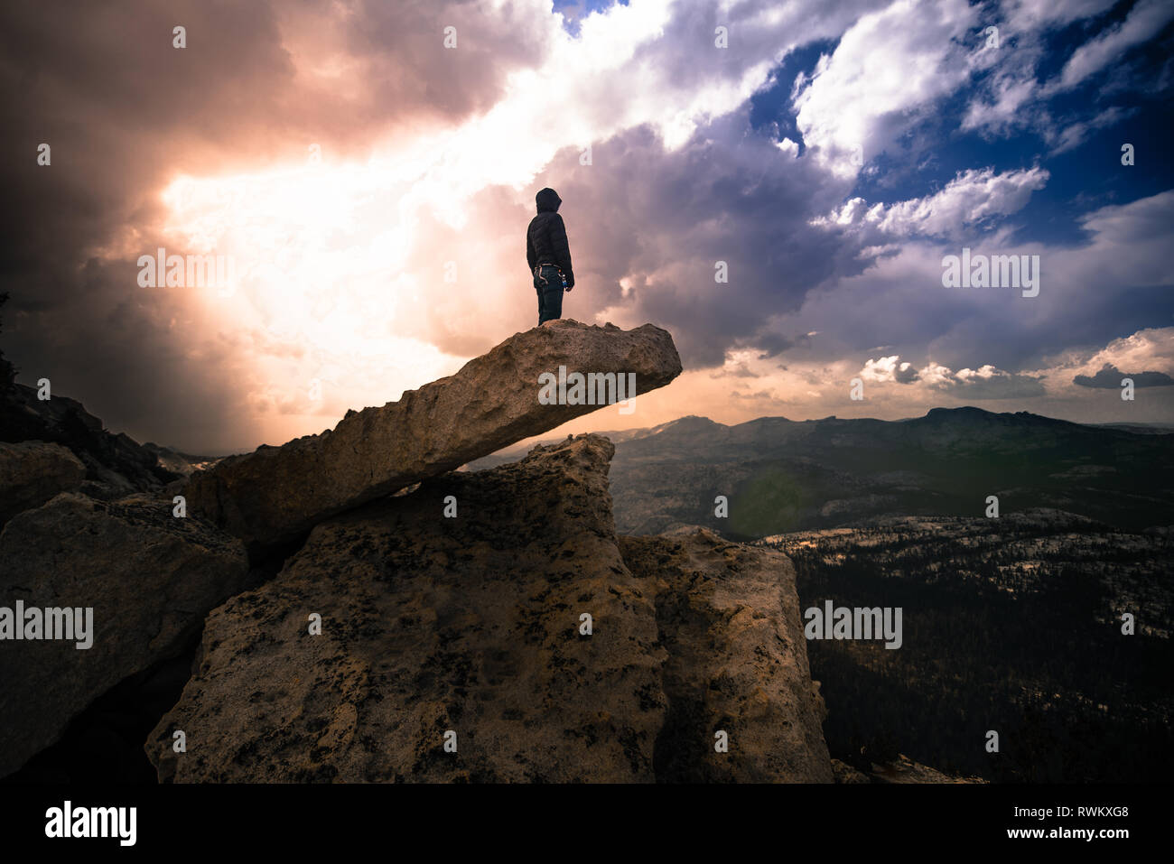 Kletterer auf Peak, Tuolumne Meadows, Yosemite National Park, Kalifornien, USA Stockfoto