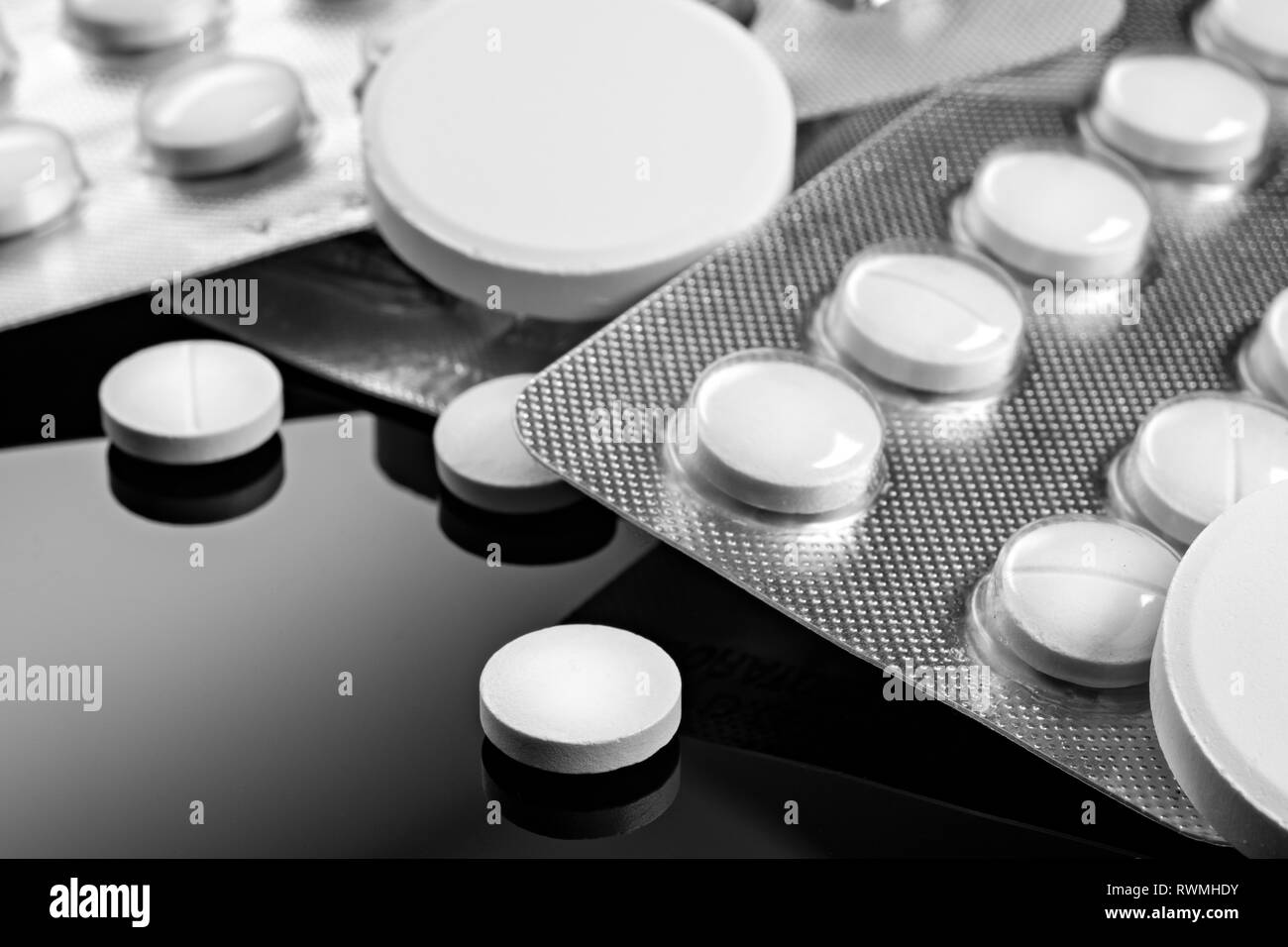 Medizin, Gesundheitswesen und Pharmazie. Pillen und Tabletten im Blister Stockfoto