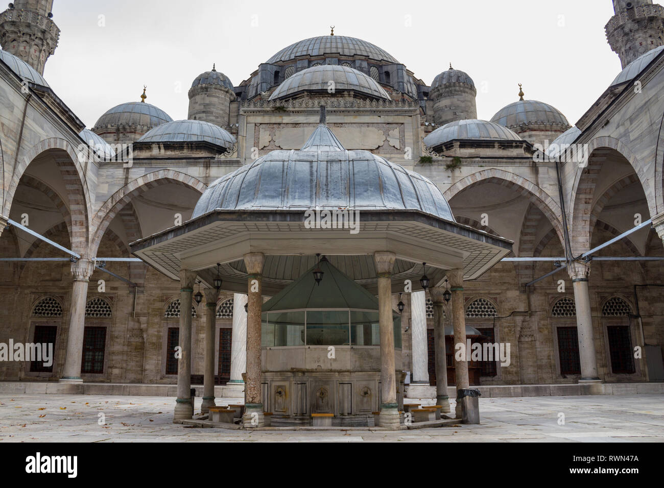 Sehzade Moschee aus dem 16. Jahrhundert, alten Osmanischen türkischen Architektur. Mimar Sinan ("Architekt Sinan") oder Koca Mimar Sinan ("Große Architekten Sinan") Istanbul Stockfoto