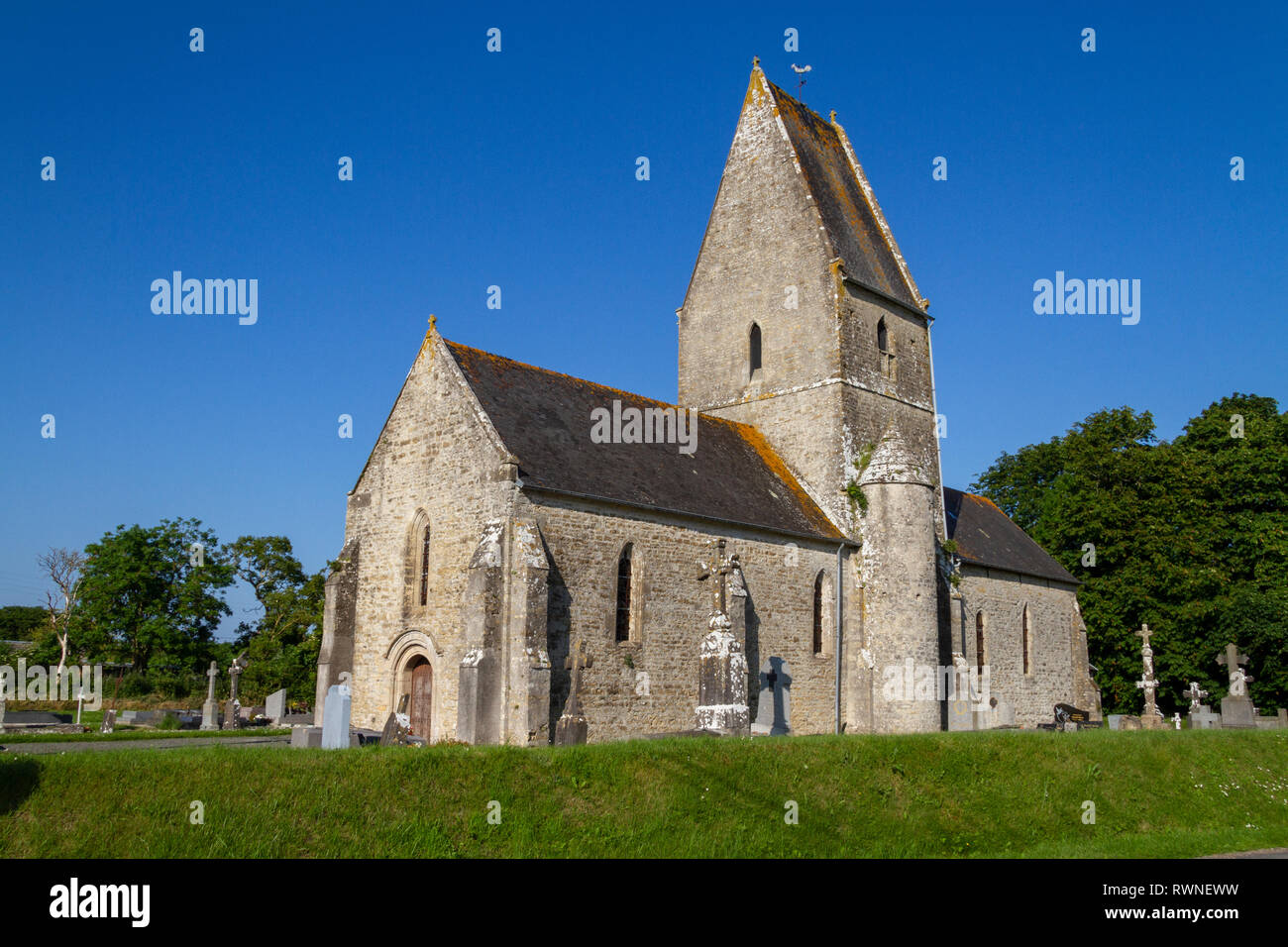 Die Kirche von Saint-Éloi, Vierville, der Manche Abteilung, Normandie, Frankreich. Stockfoto