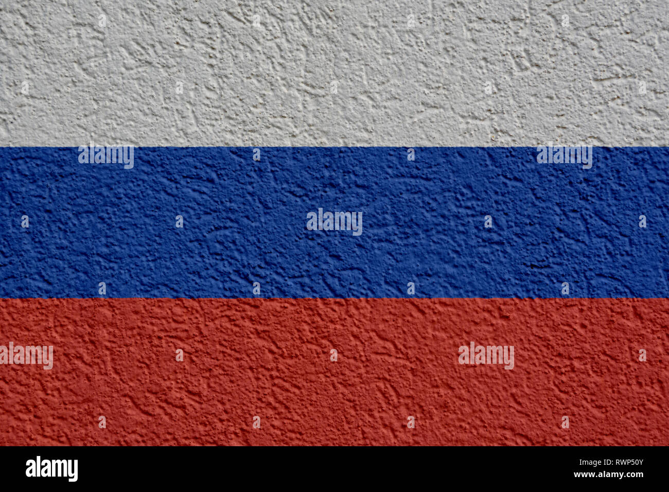 Russland Politik oder Business Konzept: Russische Fahne Wand mit Gips, Hintergrund Textur Stockfoto