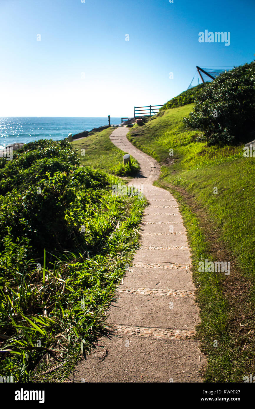 Gehweg Kurven für eine Wanderung in Praia Do Santinho zu gehen, Florianpolis, Brasilien Stockfoto