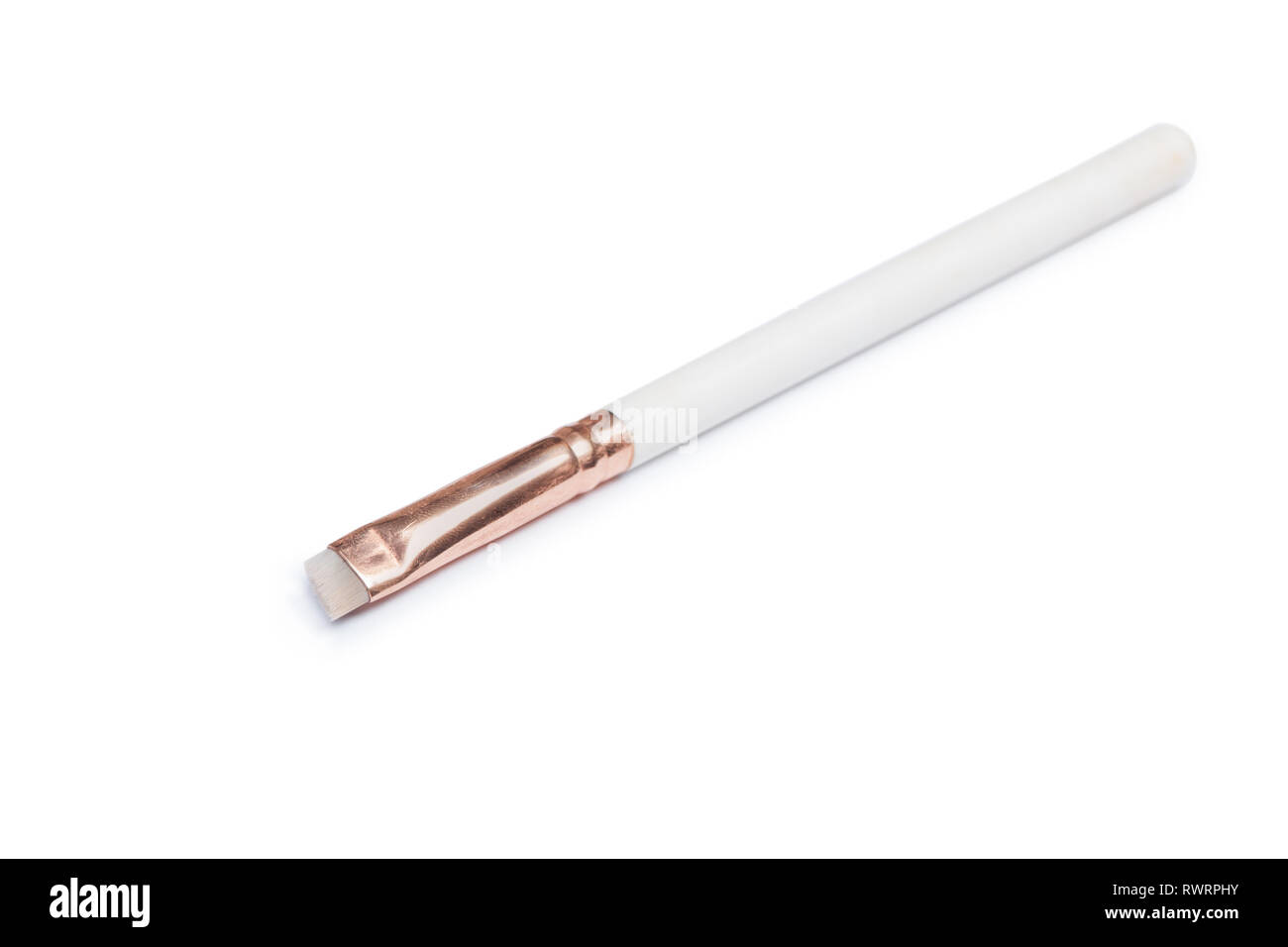 Dünne Make-up-Pinsel isoliert auf weißem Stockfoto